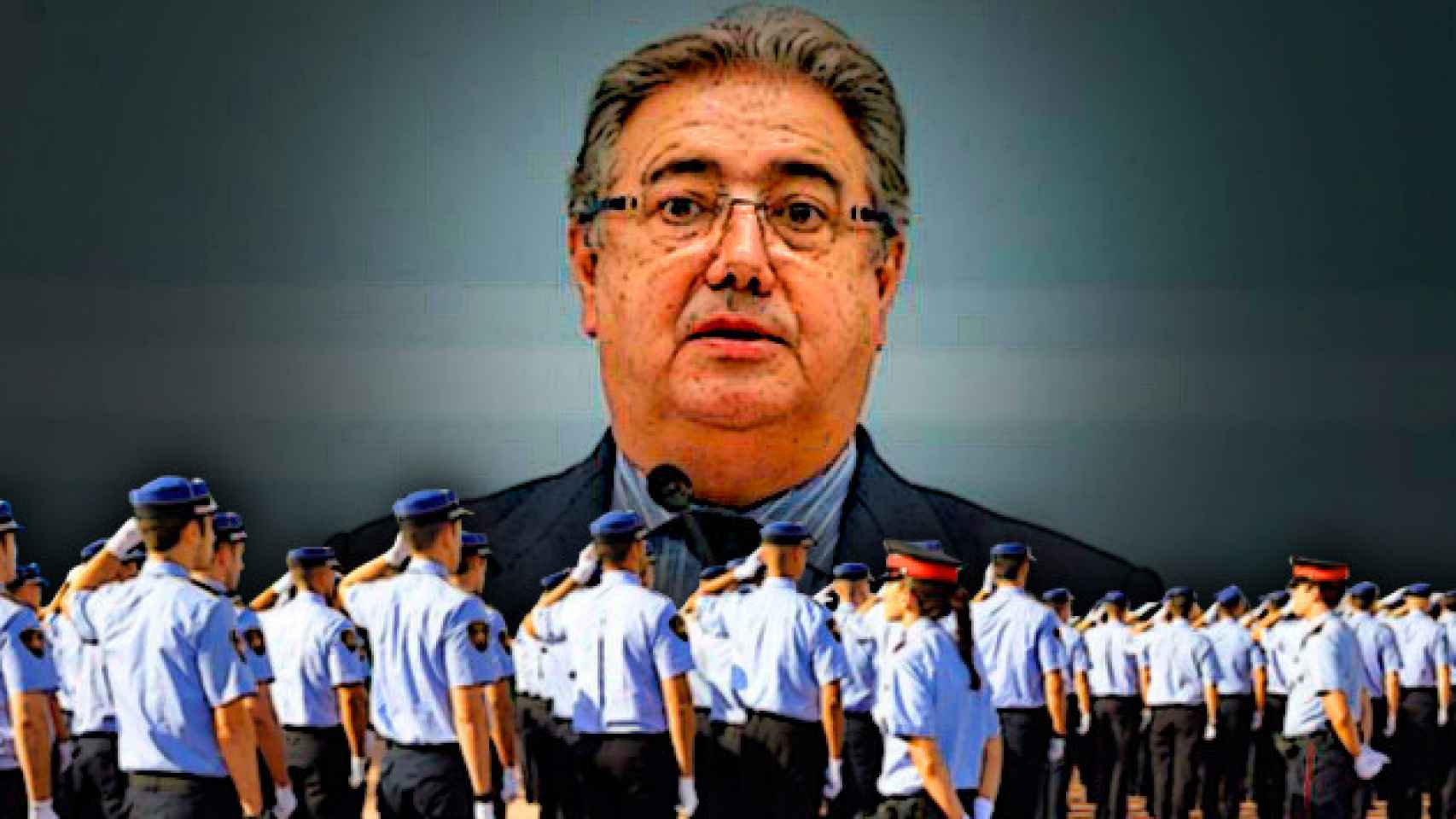 Una formación de Mossos d'Esquadra con el ministro del Interior, Juan Ignacio Zoido, al fondo  / FOTOMONTAJE DE CG