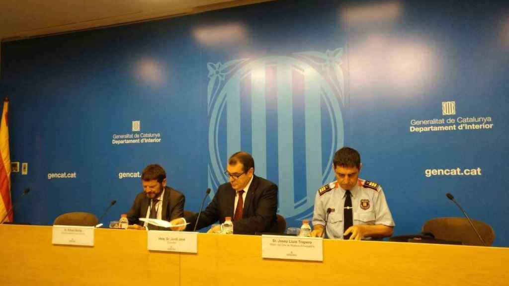 Albert Batlle, exdirector de la policía autonómica; Jordi Jané, exconsejero de Interior; y Josep Lluís Trapero, mayor de los Mossos, en una imagen de archivo