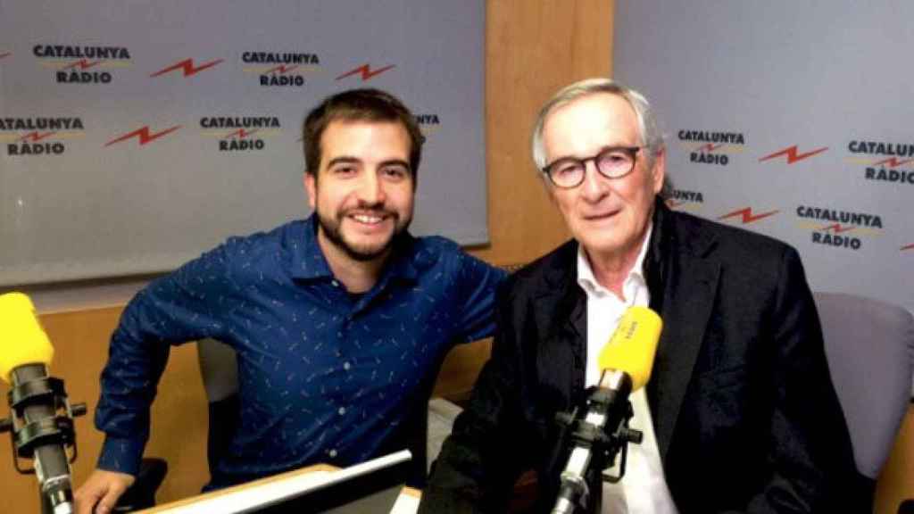 Xavier Trias (d), líder de CDC de el Ayuntamiento de Barcelona y Ricard Ustrell (i), presentador del programa 'El sumplement' de Catalunya Ràdio / CG