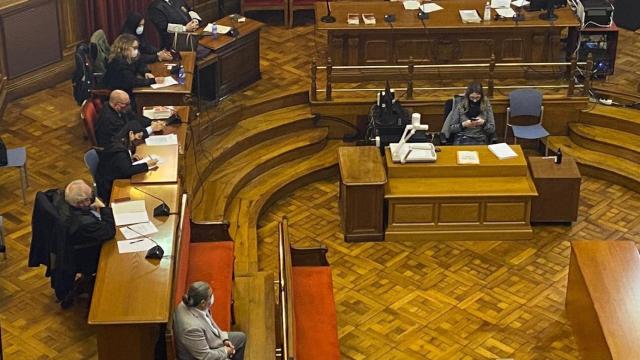 En el banquillo, el hombre acusado de haber dejado morir a su pareja en Viladecans (Barcelona) / TSJC