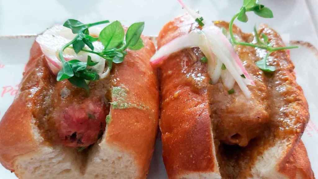 Imagen de una interpretación de 'El Paquito', el bocadillo de carne de cordero / CG