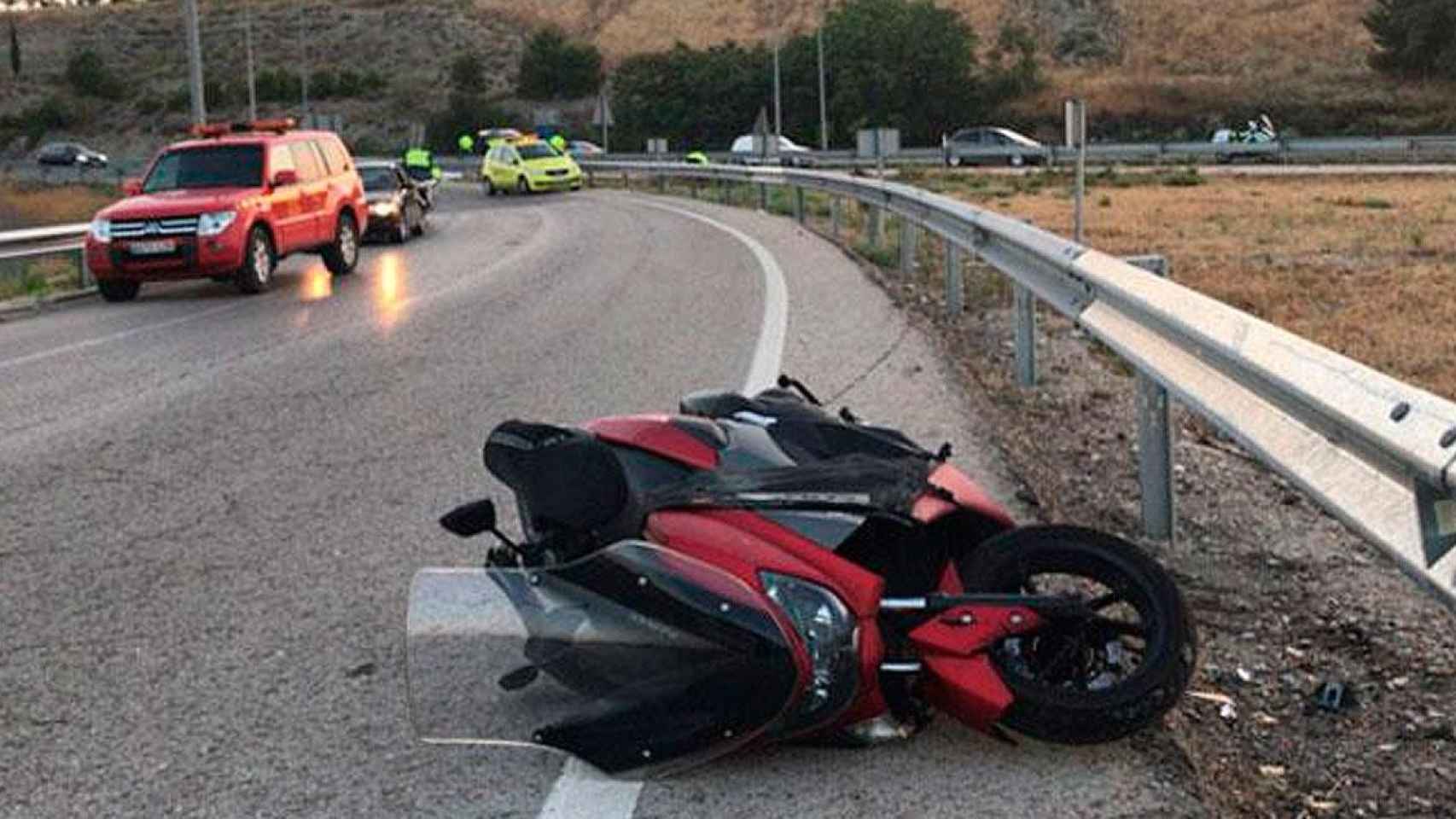 Accidente de un motorista en una imagen de archivo / 112