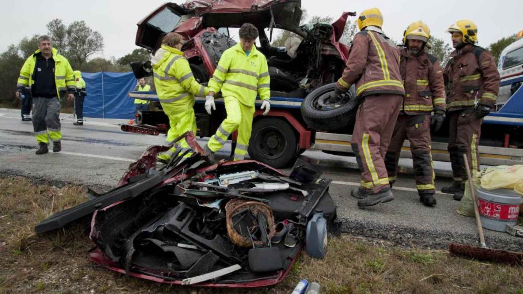 Accidente de tráfico en Pont de Molins, que resultó con siete muertes en las carreteras catalanas / EFE