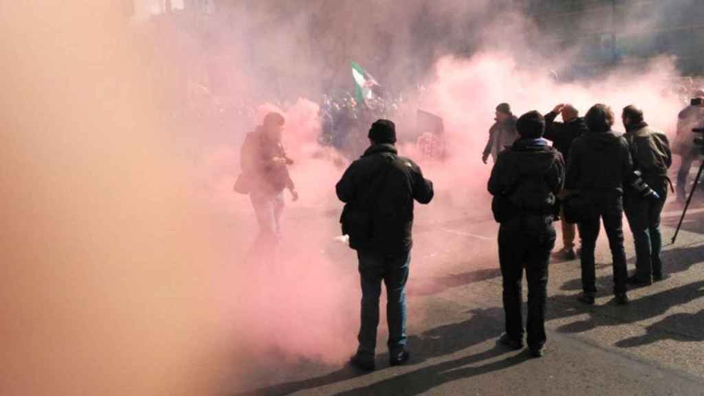 Los taxistas han marchado hasta la sede de la CNMC en Madrid.