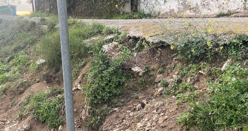 Carretera en mal estado en Bosc d'en Vilaró / Noelia Carceller CG