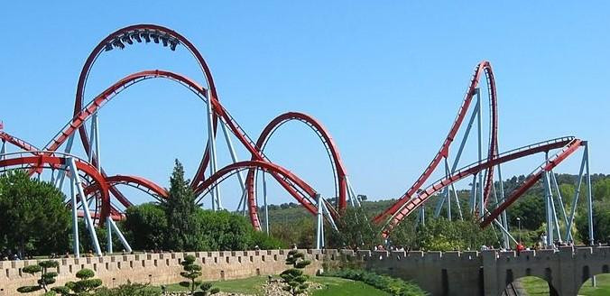 Atracciones del parque de diversiones Port Aventura World en Cataluña / WIKIMEDIA COMMONS