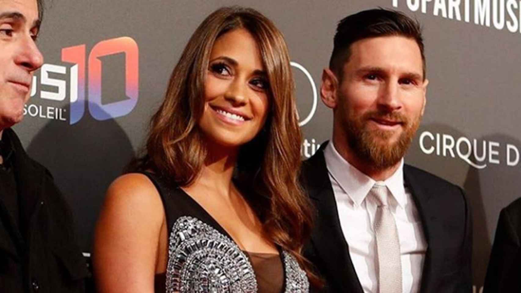 Antonella Roccuzzo y Leo Messi en la inauguración del espectáculo del Cirque du Soleil inspirado en el futbolista / INSTAGRAM