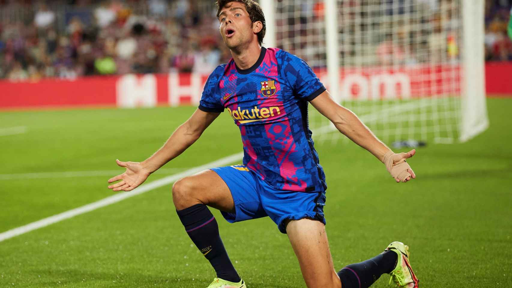 Sergi Roberto lamentando una acción contra el Bayern / EFE