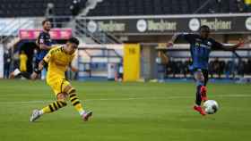 Jadon Sancho marcando un gol con el Paderborn / EFE