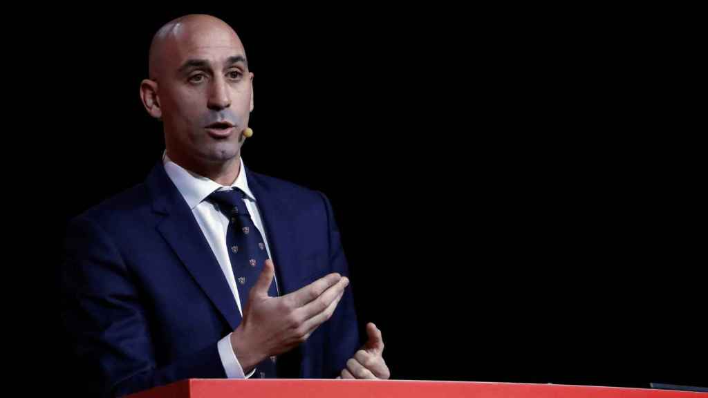 Luis Rubiales hablando en una acto público de la RFEF / EFE