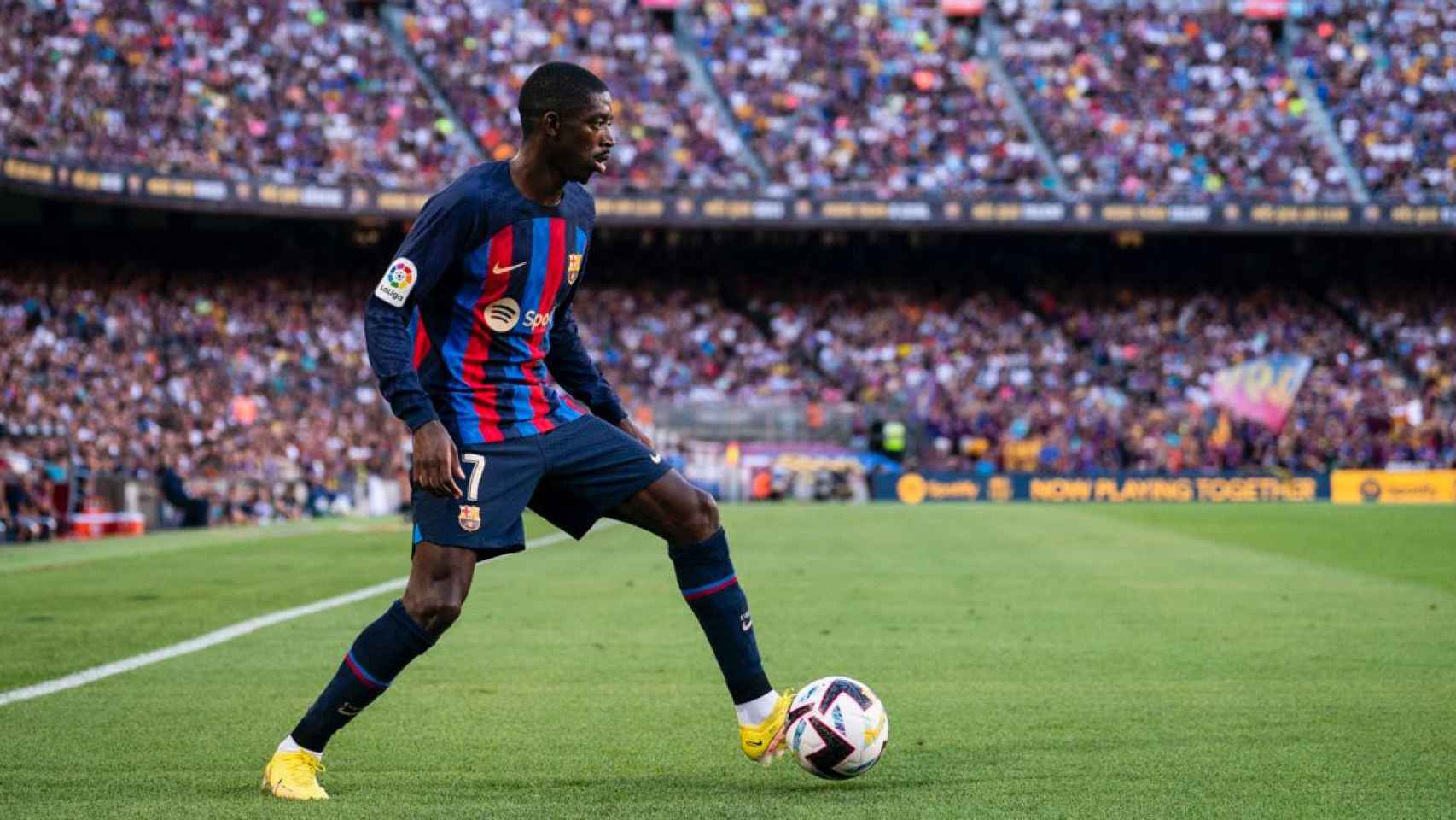 Ousmane Dembelé, con gran madurez, en una acción del partido contra el Real Valladolid / FCB