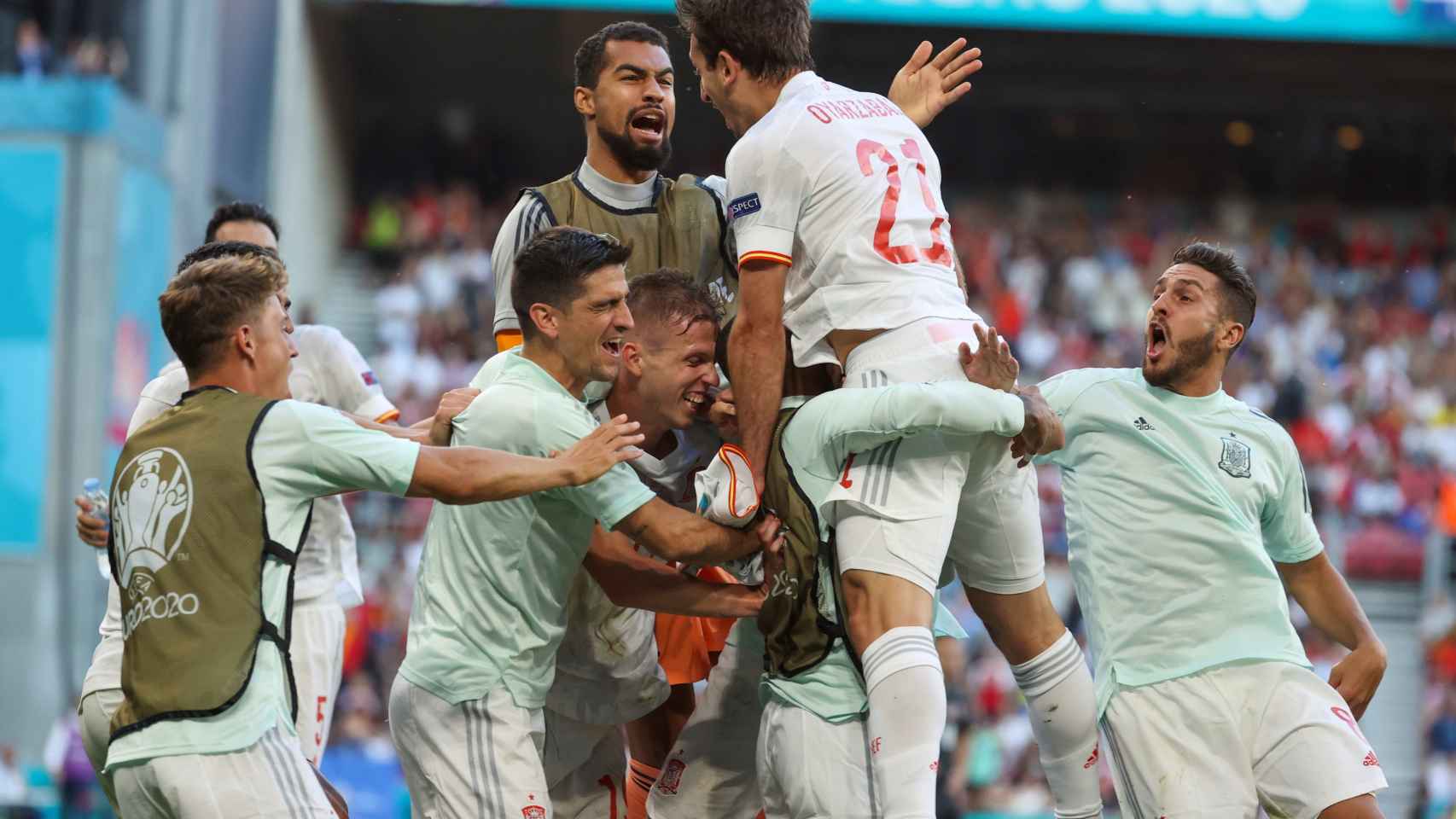 Los jugadores de la selección española celebran uno de los goles contra Croacia, en los octavos de final de la Eurocopa / EFE