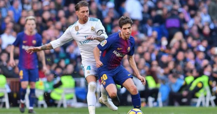 Sergio Ramos y Sergi Roberto, en un Barça-Madrid / EFE