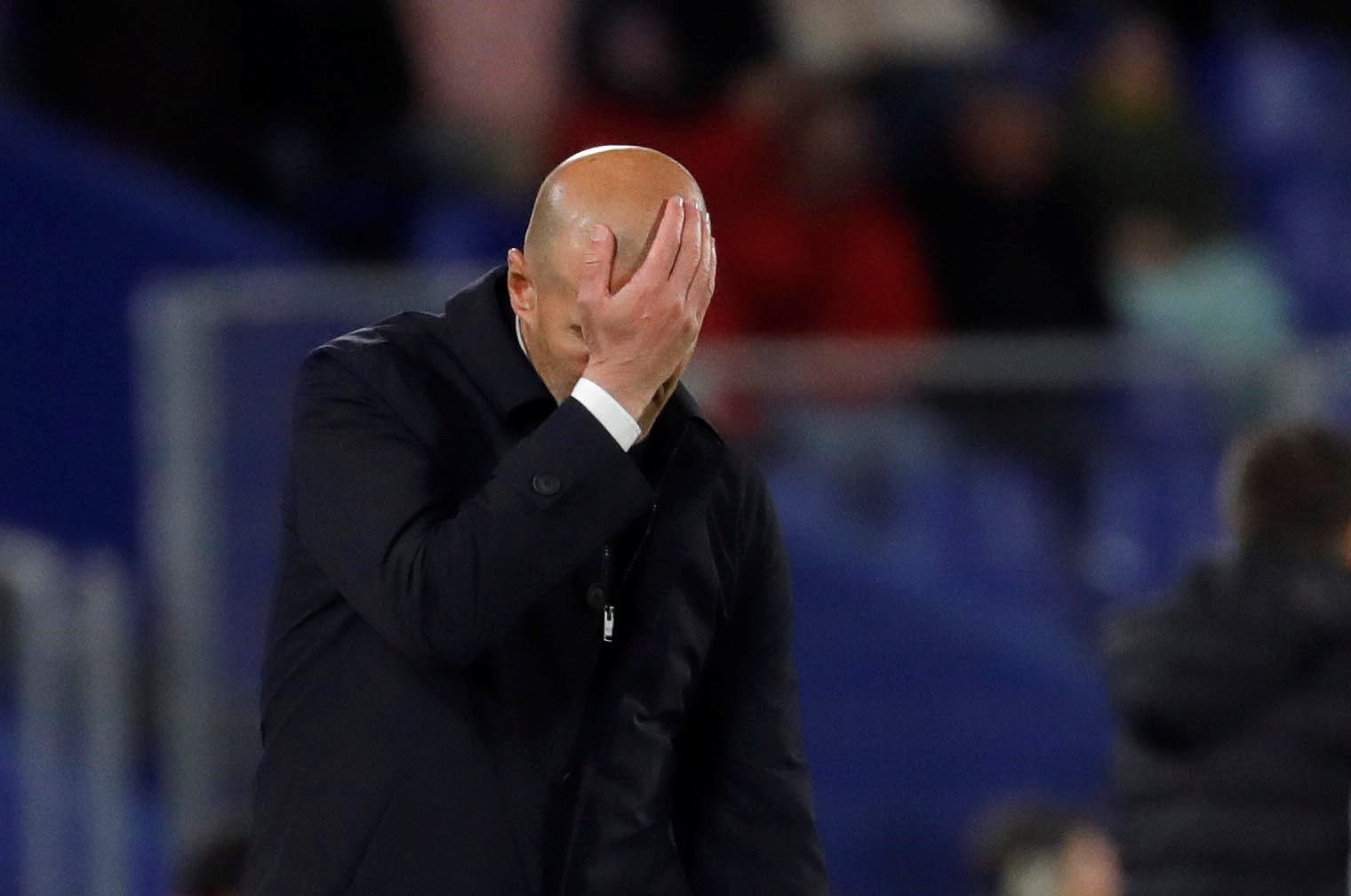 Zidane lamentando una ocasión en el Getafe-Real Madrid / EFE