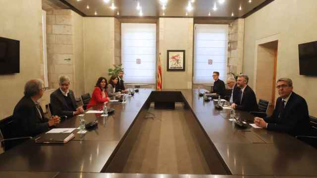 La 'consellera' Laura Vilagrà, el 'conseller' de Salud y representantes de la Generalitat se reúnen con una delegación del gobierno del cantón de Sarajevo encabezada por su primer ministro / Edin Forto - GOVERN