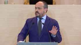 Alejandro Fernández, presidente del PP catalán, en el Parlament