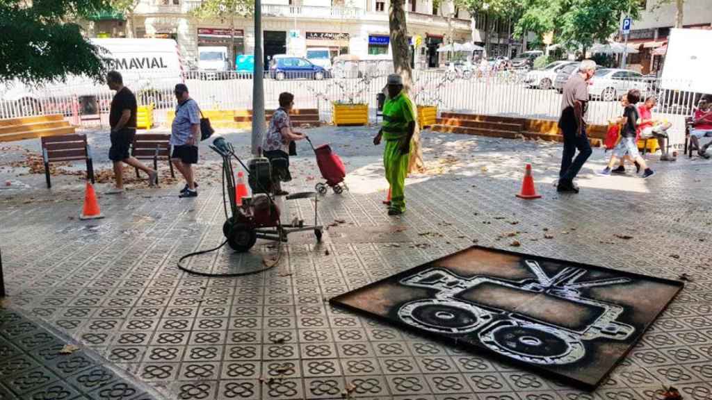 Imagen del chaflán pacificado construido ante la escuela de los hijos de Ada Colau / CG