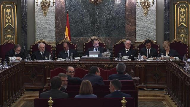 Los magistrados que forman parte del Tribunal Supremo, presididos por Manuel Marchena, y los juzgados de espaldas / EFE