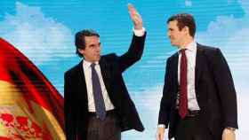 El expresidente José María Aznar, junto al actual líder del PP, Pablo Casado, en la Convención del partido / EFE