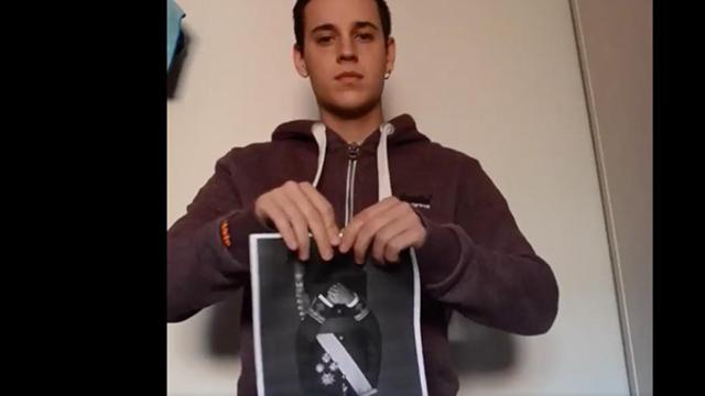 Captura del vídeo de las Juventudes de ERC de Sant Feliu de Llobregat en el que se rompen fotos del Rey en solidaridad con la CUP / CG
