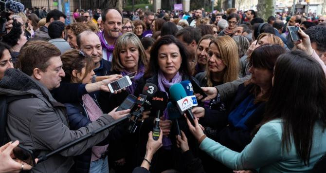 La portavoz del PSC-Units en el Parlament, Eva Granados, en la manifestación del 8M en Barcelona / EP