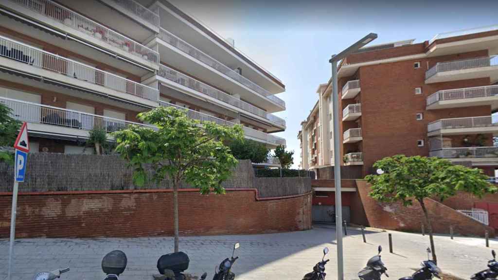 Edificios del camino del Pla de la Torreta, en Sant Andreu de Llavaneres, Barcelona, donde se ha incendiado la casa de una familia / GOOGLE MAPS