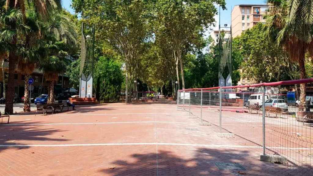 Imagen de la Rambla Prim, que actúa como una suerte de frontera con la Barcelona en la que MRW no reparte / CG