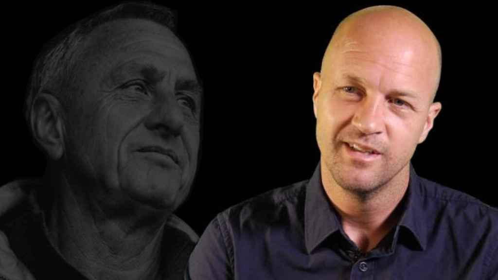 Jordi Cruyff, sobre una imagen de su padre, Johan Cruyff / FOTOMONTAJE DE CG