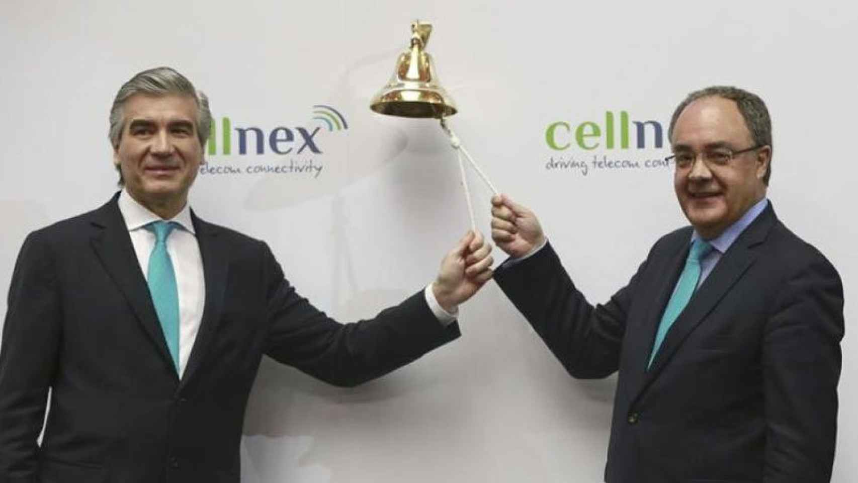 Francisco Reynés (izquierda) y Tobías Martínez (derecha) en la salida a bolsa de Cellnex Telecom.