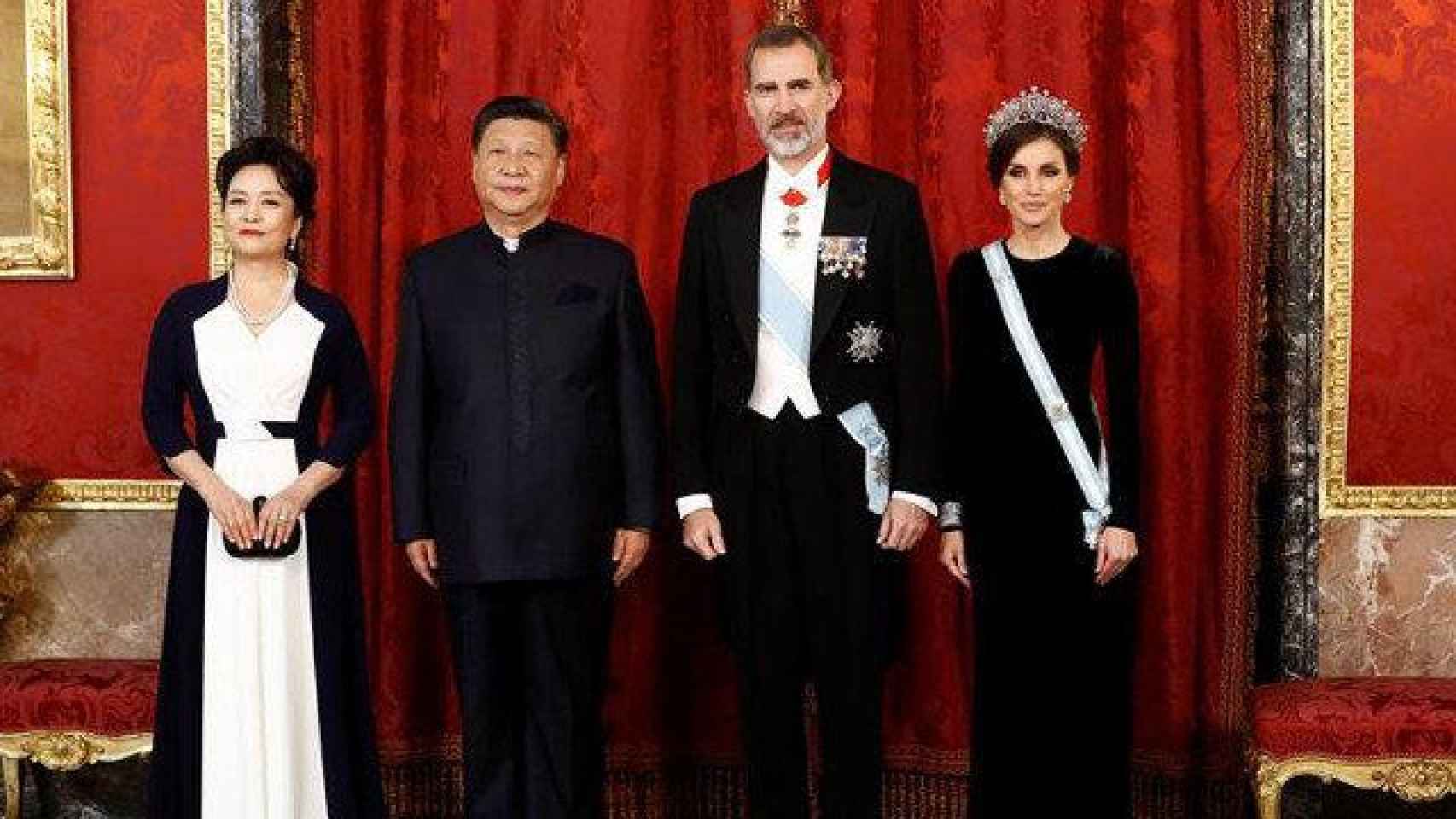 Los Reyes junto al presidente chino Xi Jinping y su mujer / EFE