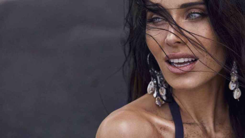 Pilar Rubio promociona su última colección de bañadores