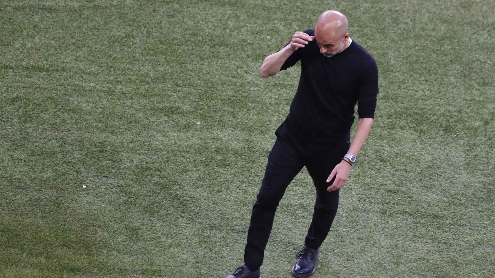 Pep Guardiola, en un partido con el City esta pasada campaña / EFE