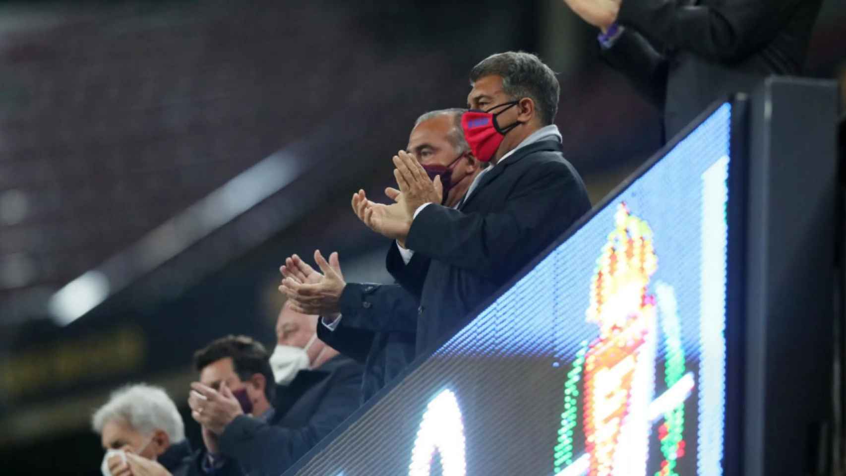 Laporta en el palco del Camp Nou contra el Valladolid / FC Barcelona