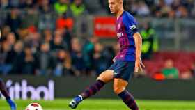 Oriol Busquets en un encuentro con el Barça / EFE