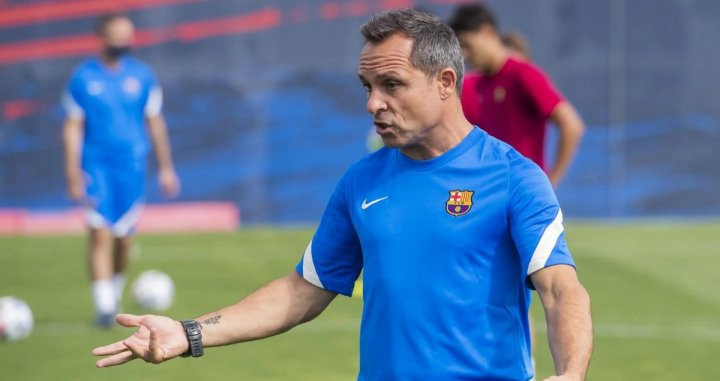 Sergi Barjuan en el primer entrenamiento del Barça B / FCB