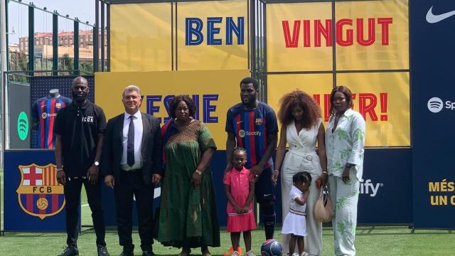 Kessié, con Laporta en la Ciutat Esportiva / VÍCTOR MALO