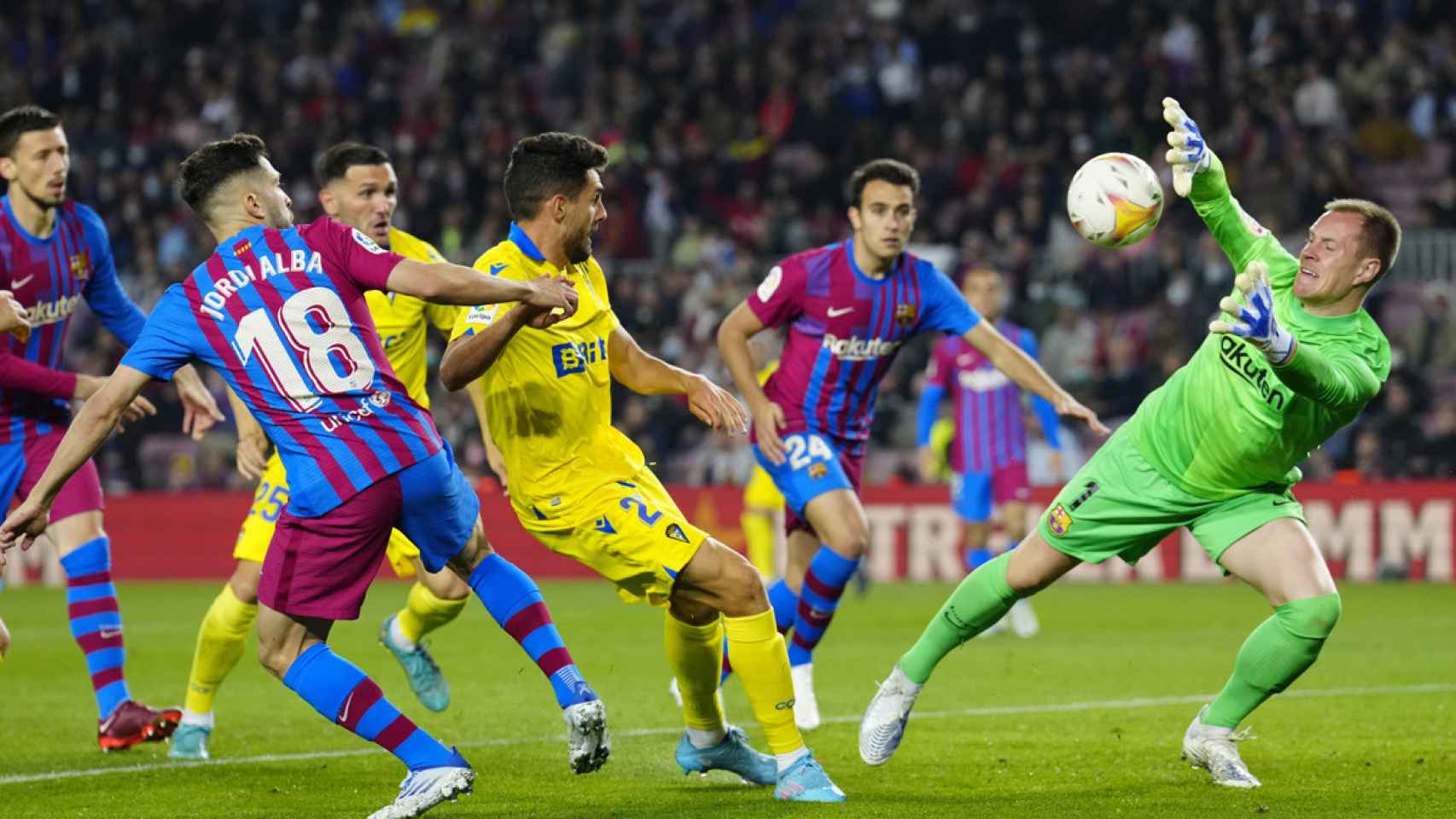 Jordi Alba, Ter Stegen y Lenglet, contra el Cádiz / EFE