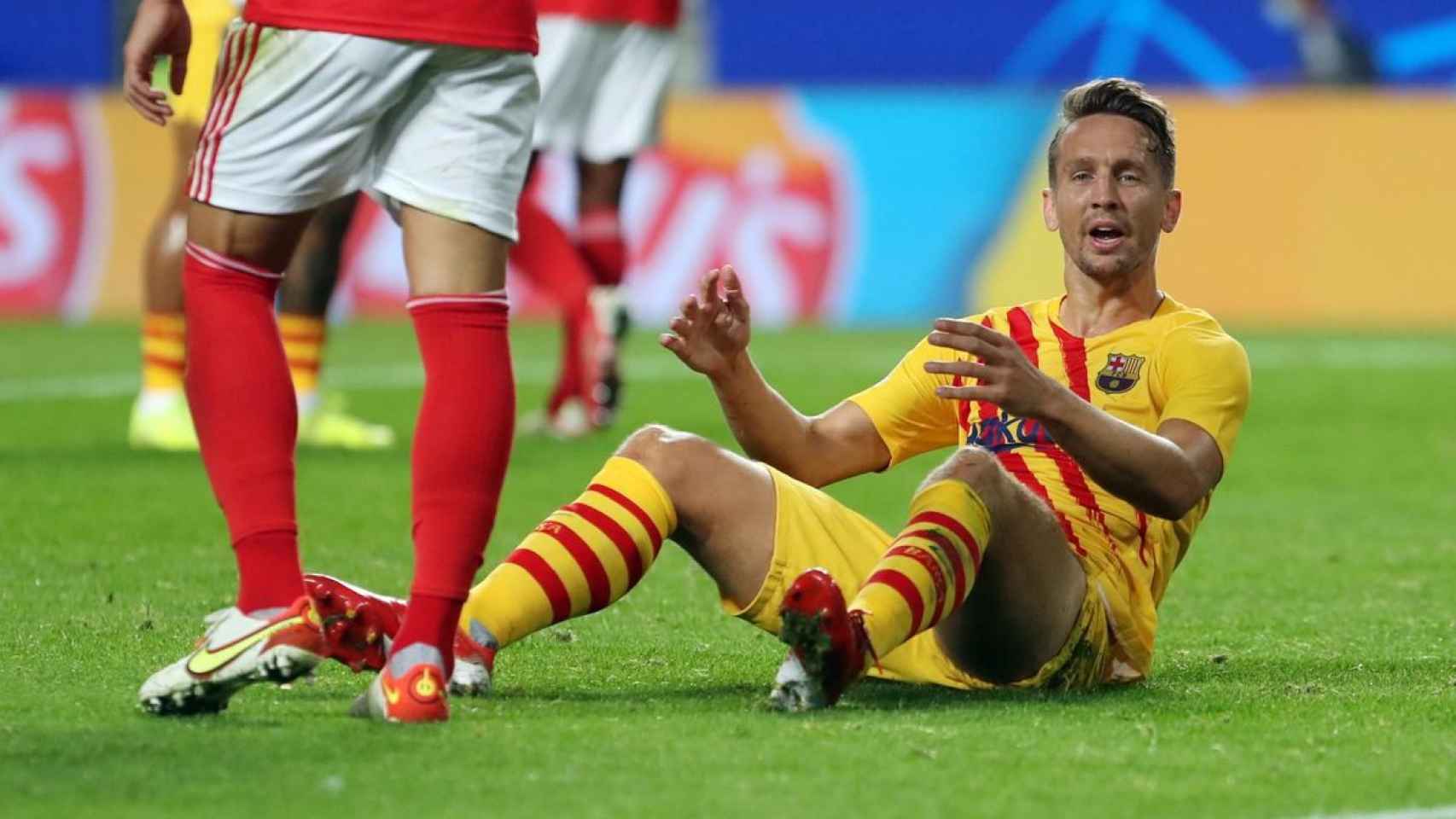 Luuk de Jong lamentando un ocasión contra el Benfica / FC Barcelona