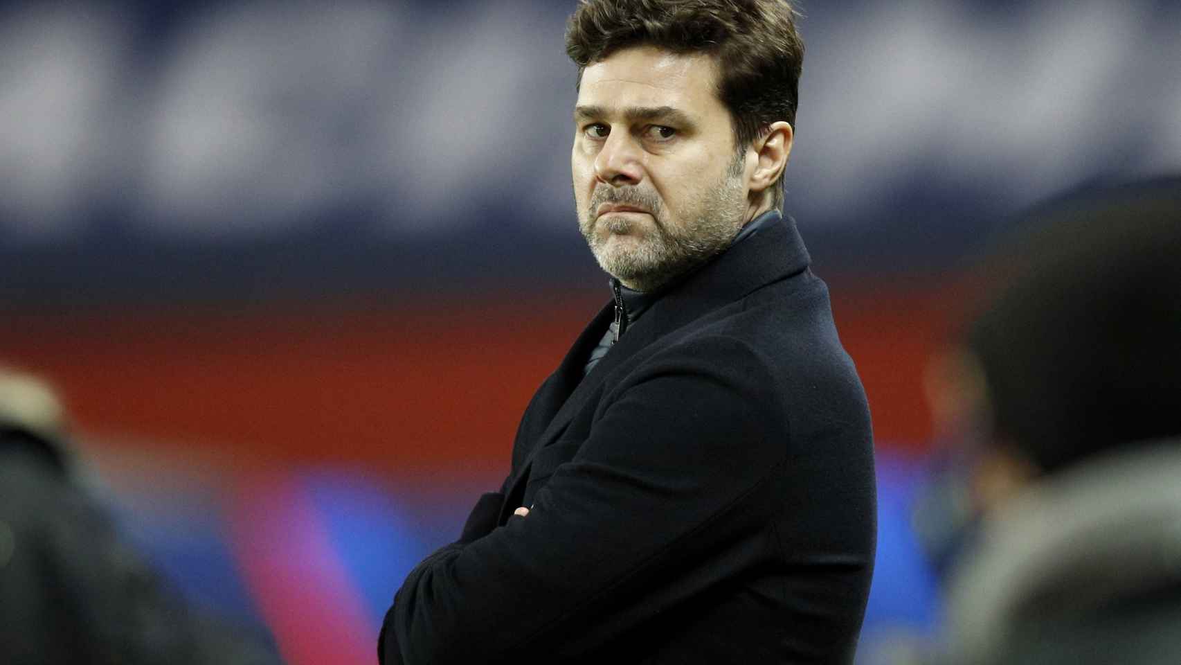 Mauricio Pochettino dirigiendo al PSG / EFE