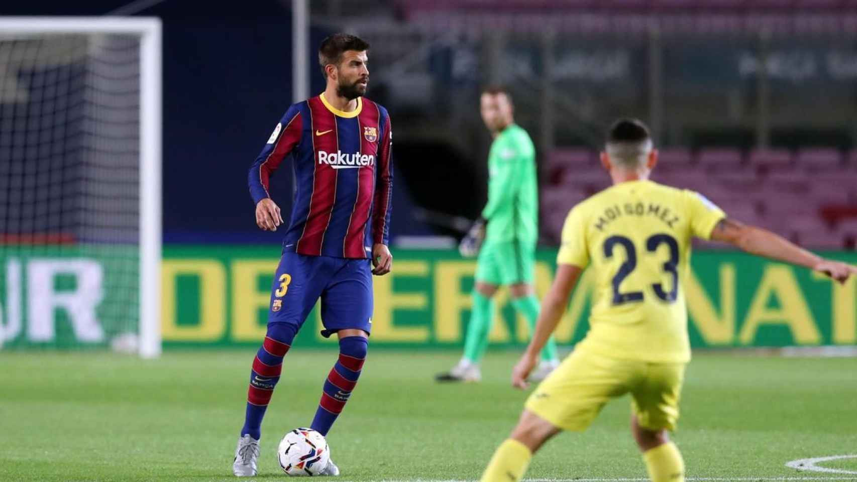 Gerard Piqué durante el encuentro ante el Villarreal /FCB