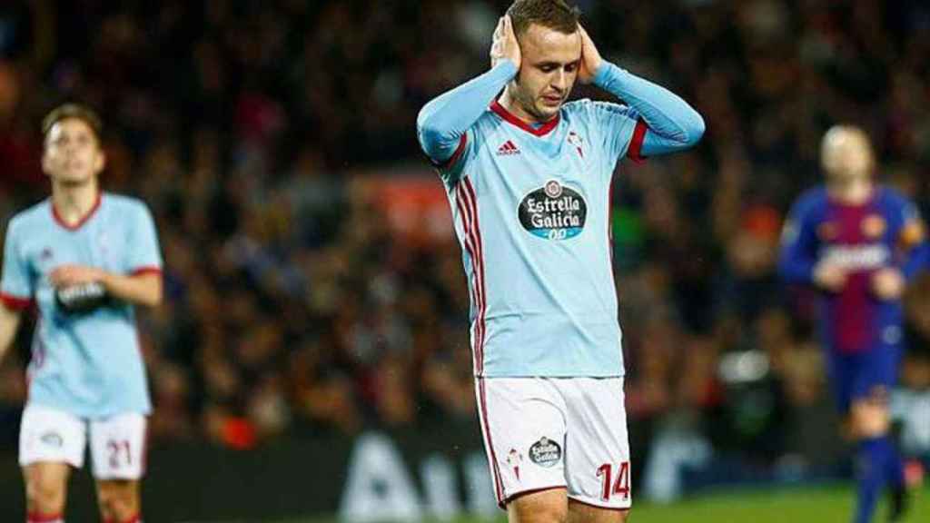 Stanislav Lobotka en un partido contra el Barça EFE