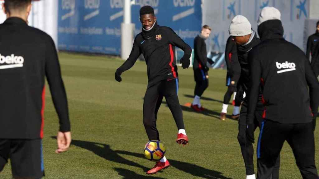 Una foto de archivo de Ousmane Dembelé durante un entrenamiento / FCB