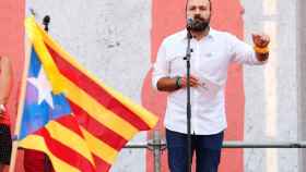 Marcel Mauri con camisa blanca en la Diada / EFE