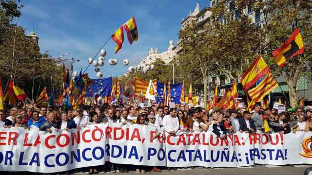 Cabecera de una manifestación organizada por Societat Civil Catalana (SCC)