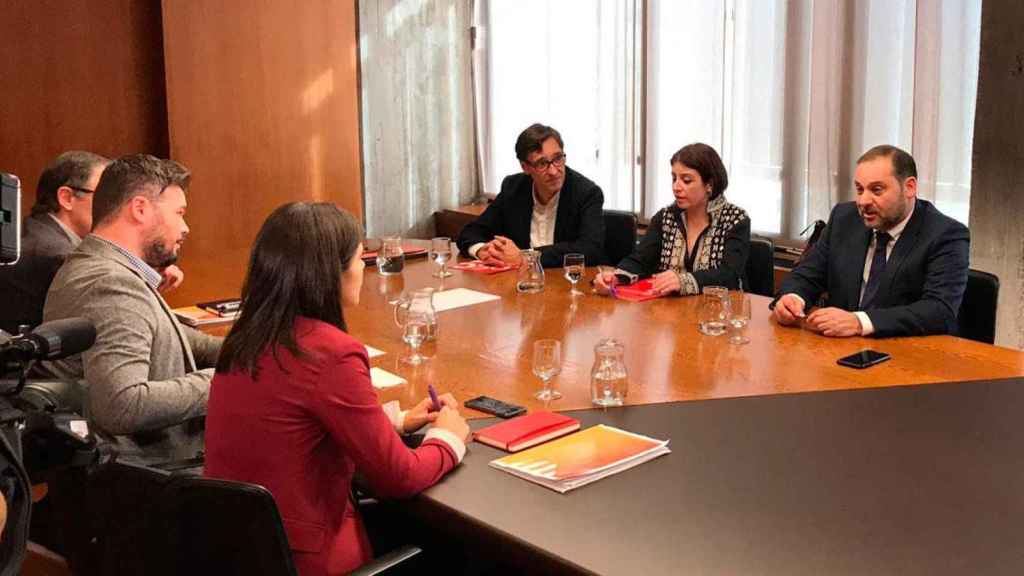 Reunión de los equipos negociadores de ERC y del PSOE para la investidura de Pedro Sánchez / CG