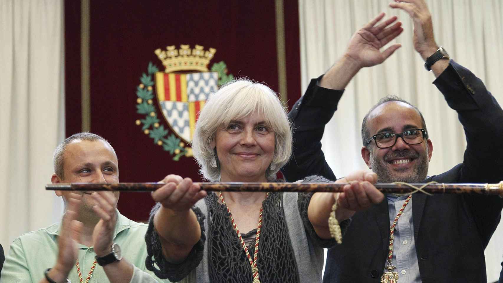 La alcaldesa de Badalona, Dolors Sabater durante su investidura en 2015 / EFE