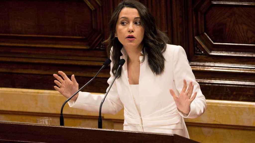 Inés Arrimadas, presidenta de Cs, durante su réplica a Quim Torra / EFE