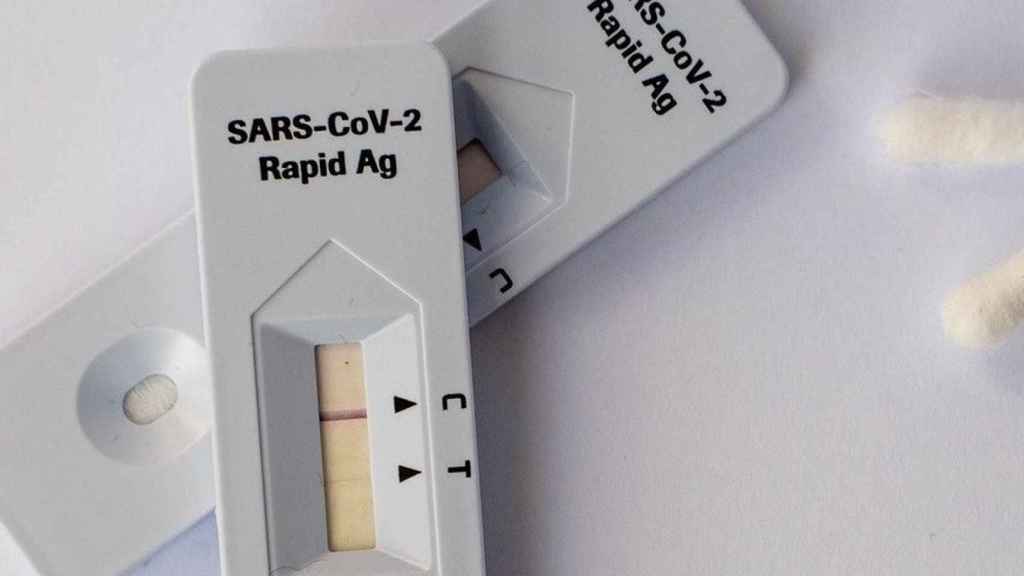 Pruebas de antígenos como las que el Govern hará en las casas de colonias / EP