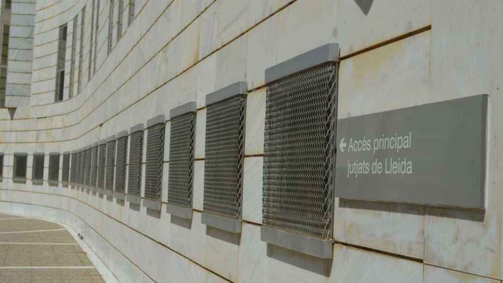 Fachada del Edificio judicial de Lleida, donde ha declarado el padre acusado de agresión sexual a su hija / EP