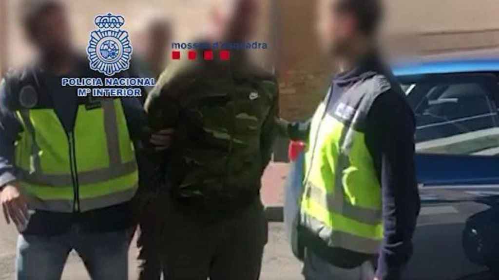 Imágenes de la detención de uno de los implicados en los atracos / POLICÍA NACIONAL